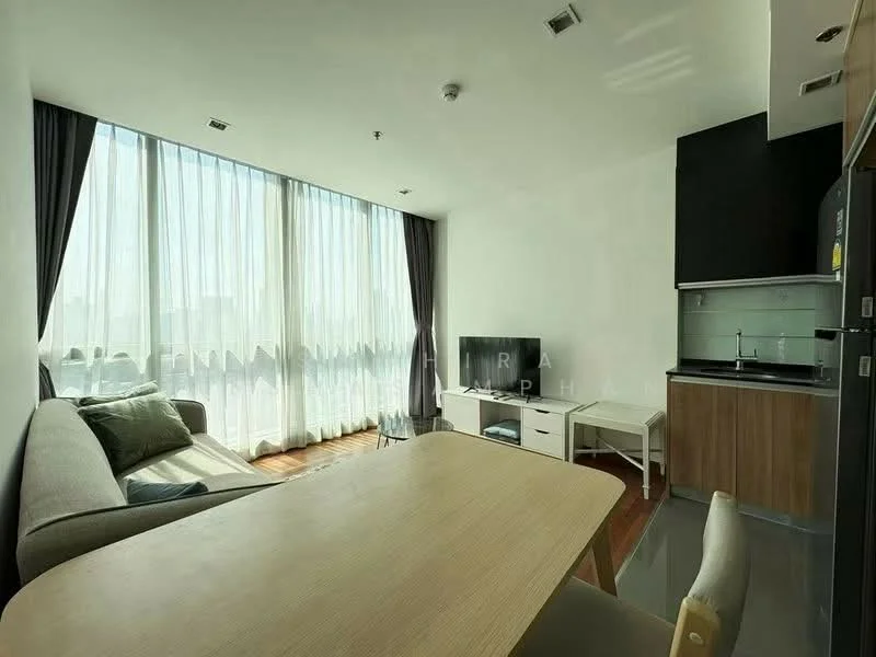 2 Bedroom condo in Wish Signature Midtown Siam