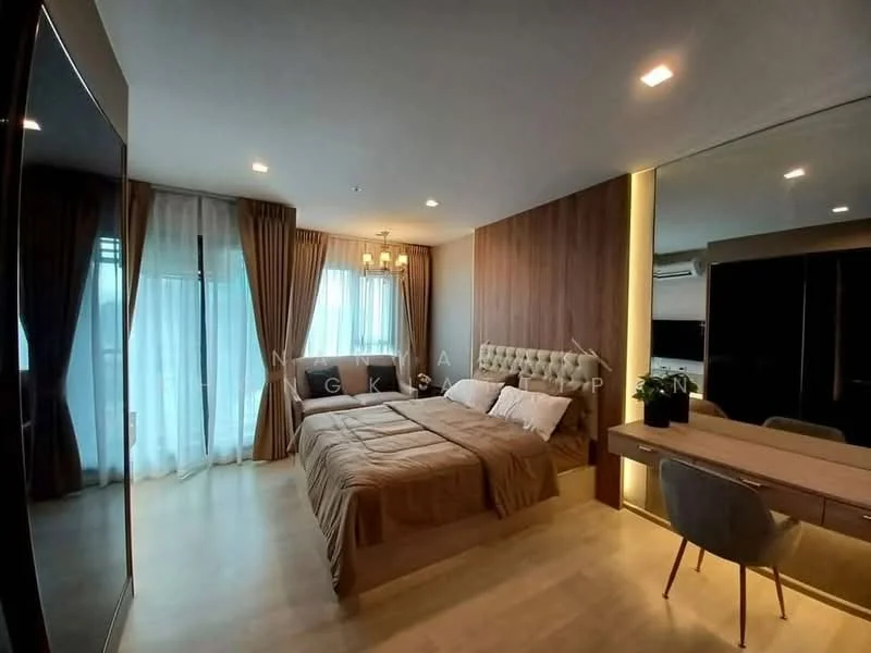 1 Bedroom condo in Life One Wireless