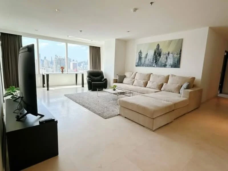 3 Bedroom condo in Eight Thonglor Residence