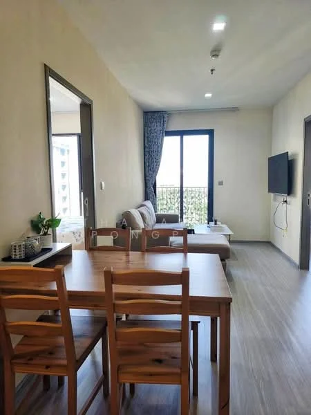 2 Bedroom condo in Life Asoke Hype