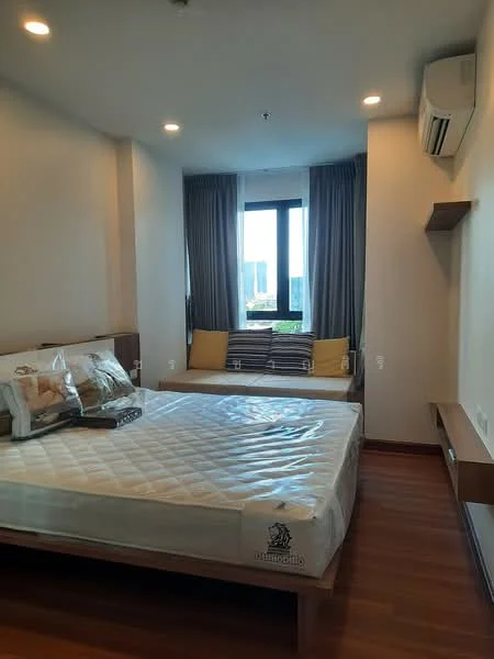 2 Bedroom condo in Supalai Premier Charoen Nakhon