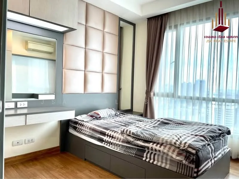 2 Bedroom condo in Thru Thonglor