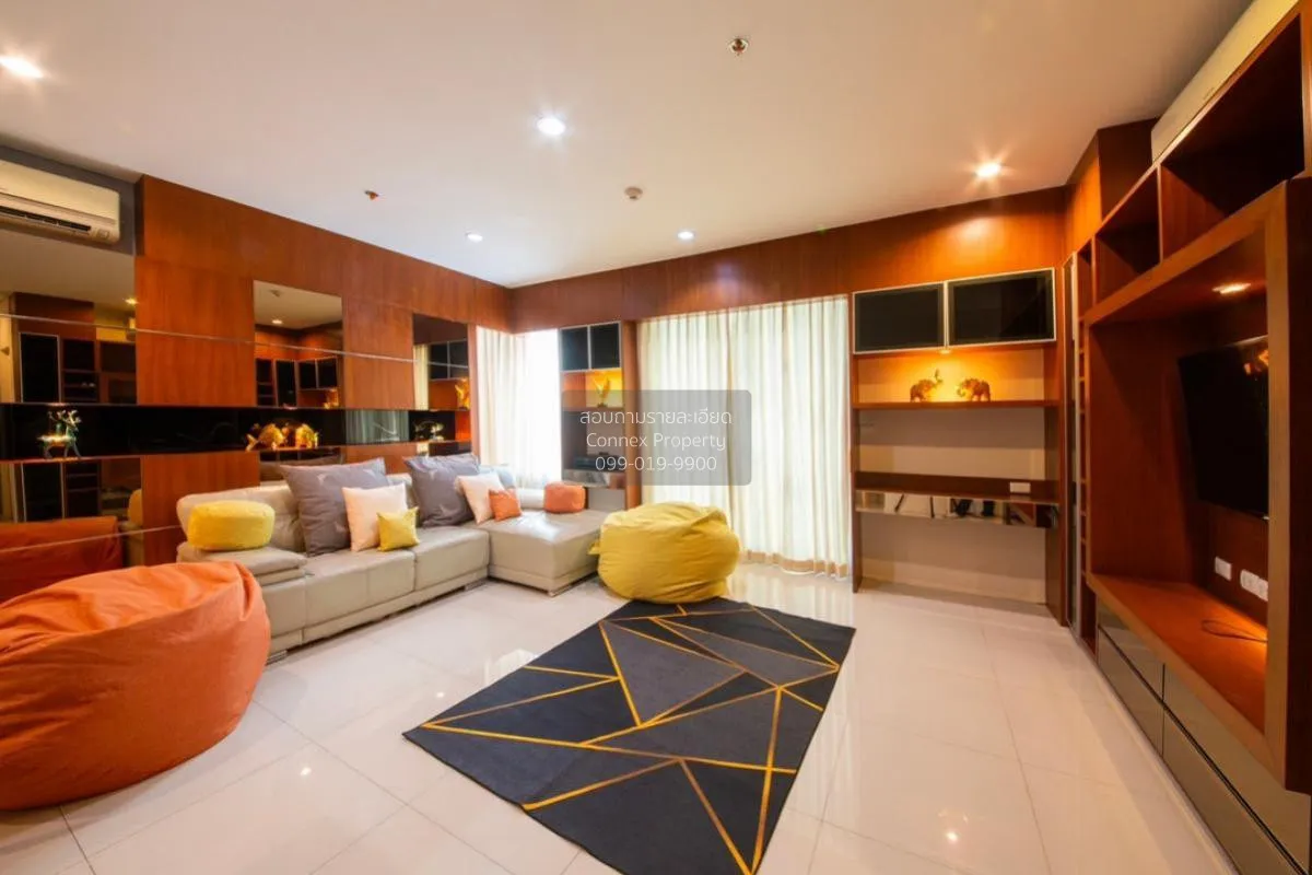 2 Bedroom condo in Villa Asoke