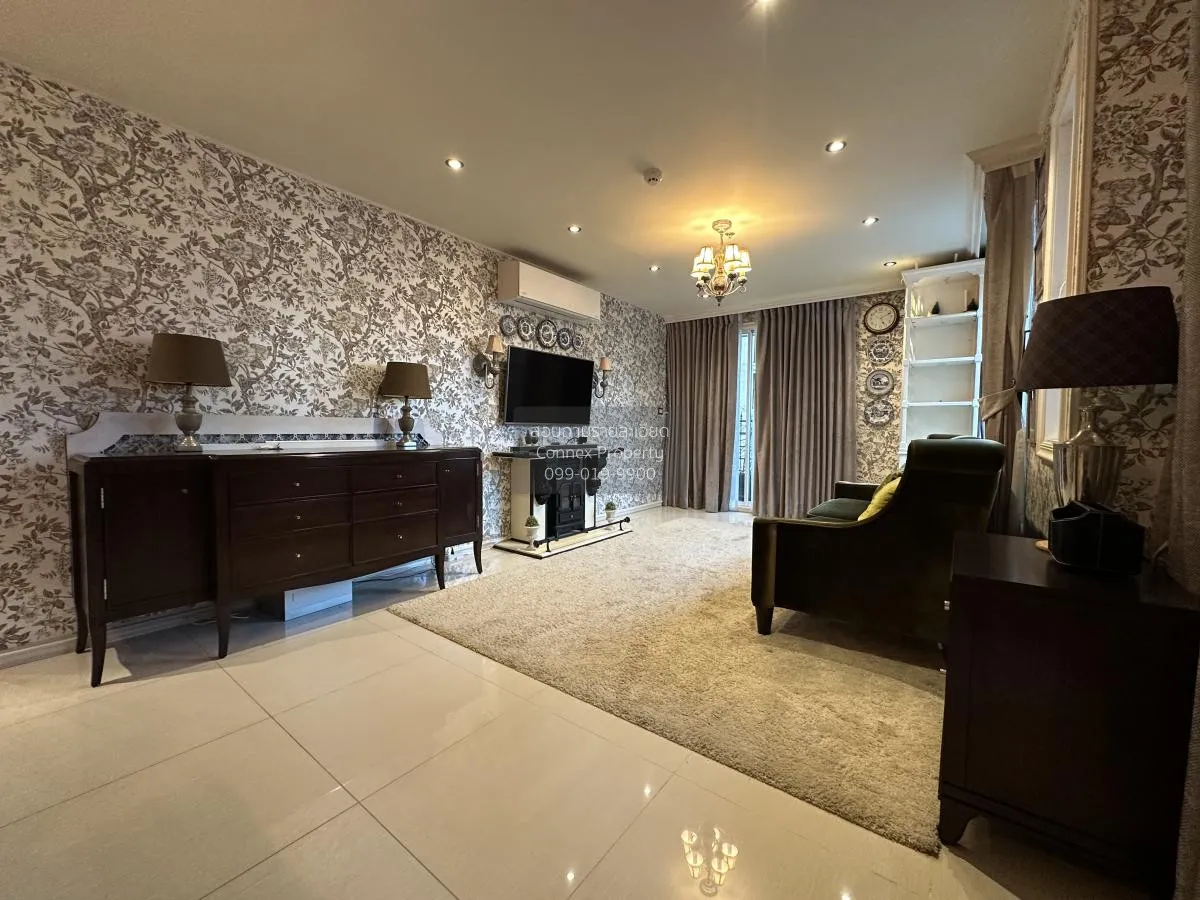2 Bedroom condo in Serene Place Sukhumvit 24