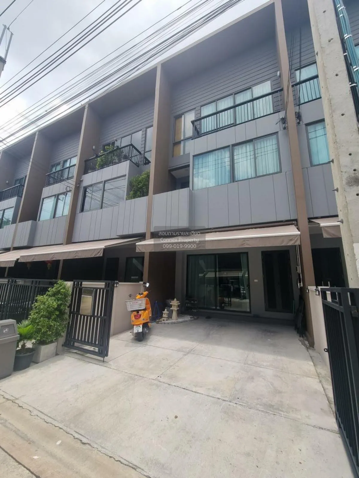 3 Bedroom condo in Baan Klang Muang Rama 9-Krungthep Kreetha