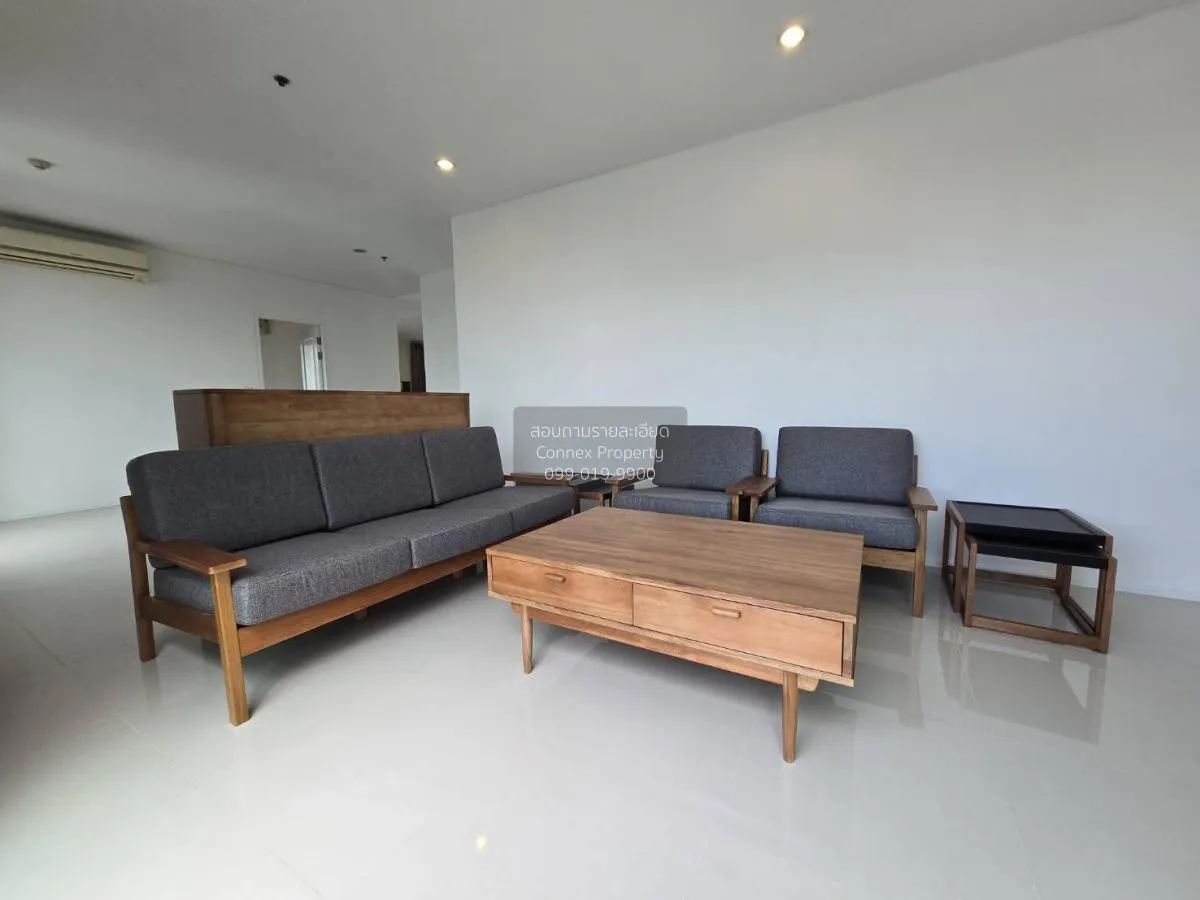 4 Bedroom condo in Villa Asoke