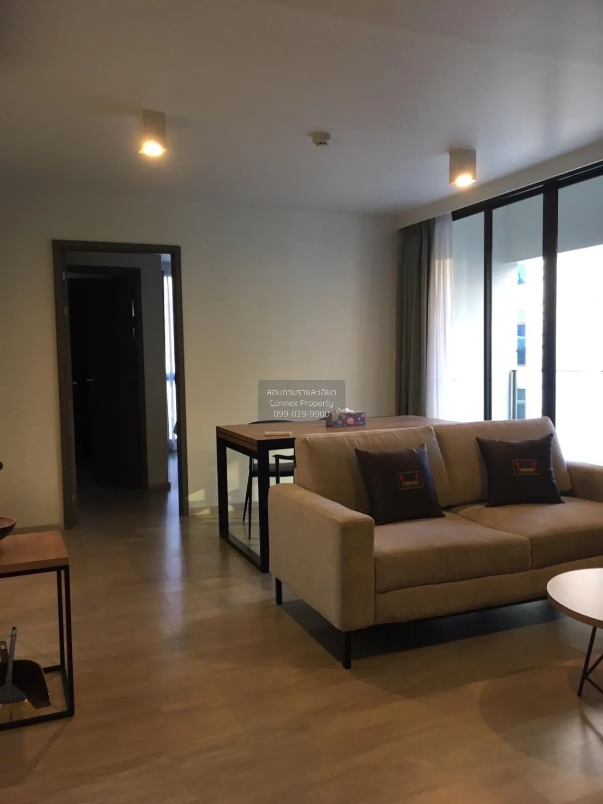 2 Bedroom condo in Maestro 02 Ruamrudee