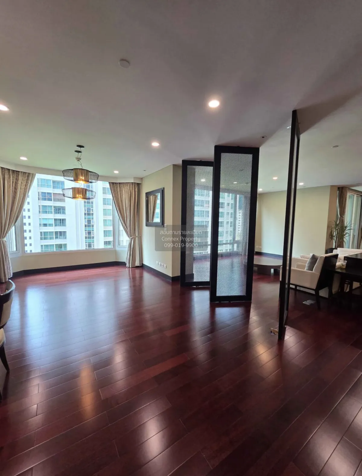 3 Bedroom condo in The Park Chidlom