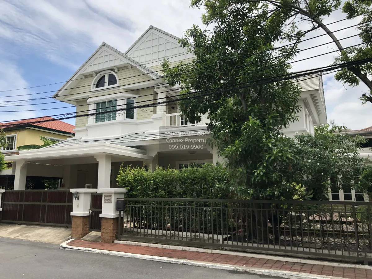 3 Bedroom condo in Nantawan Sukhumvit 77