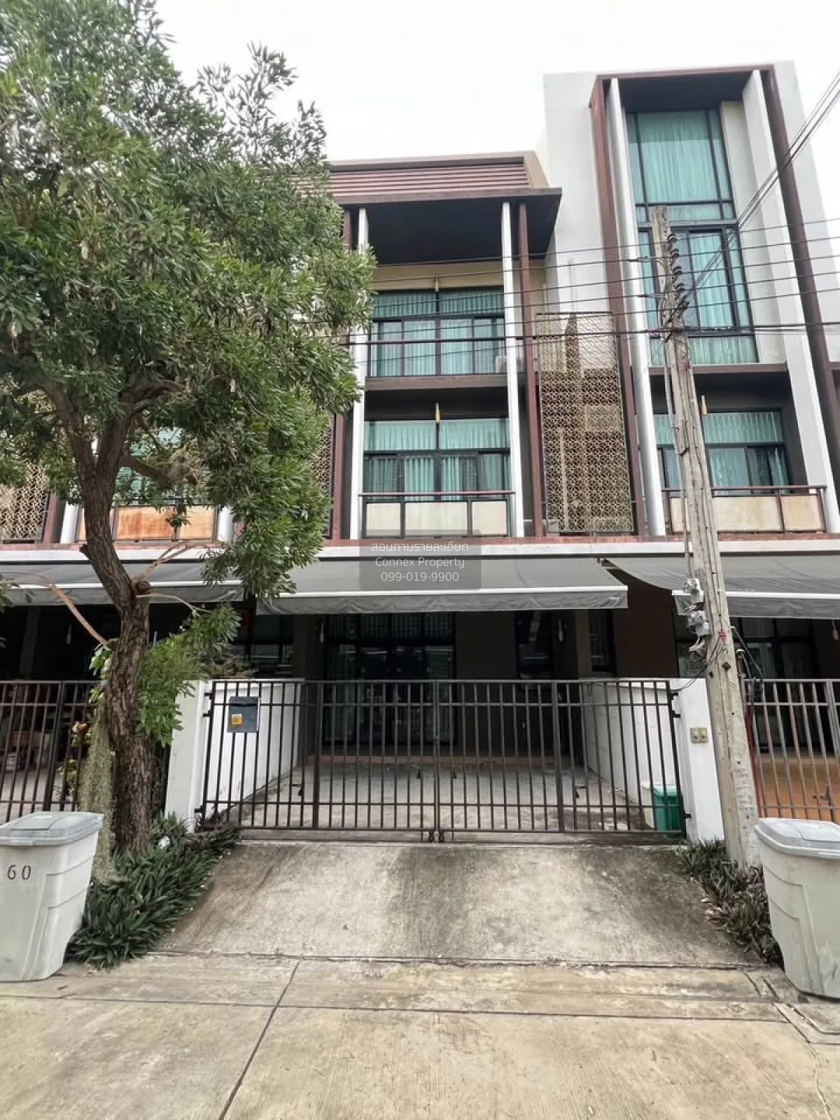 3 Bedroom condo in Flora Wongsawang