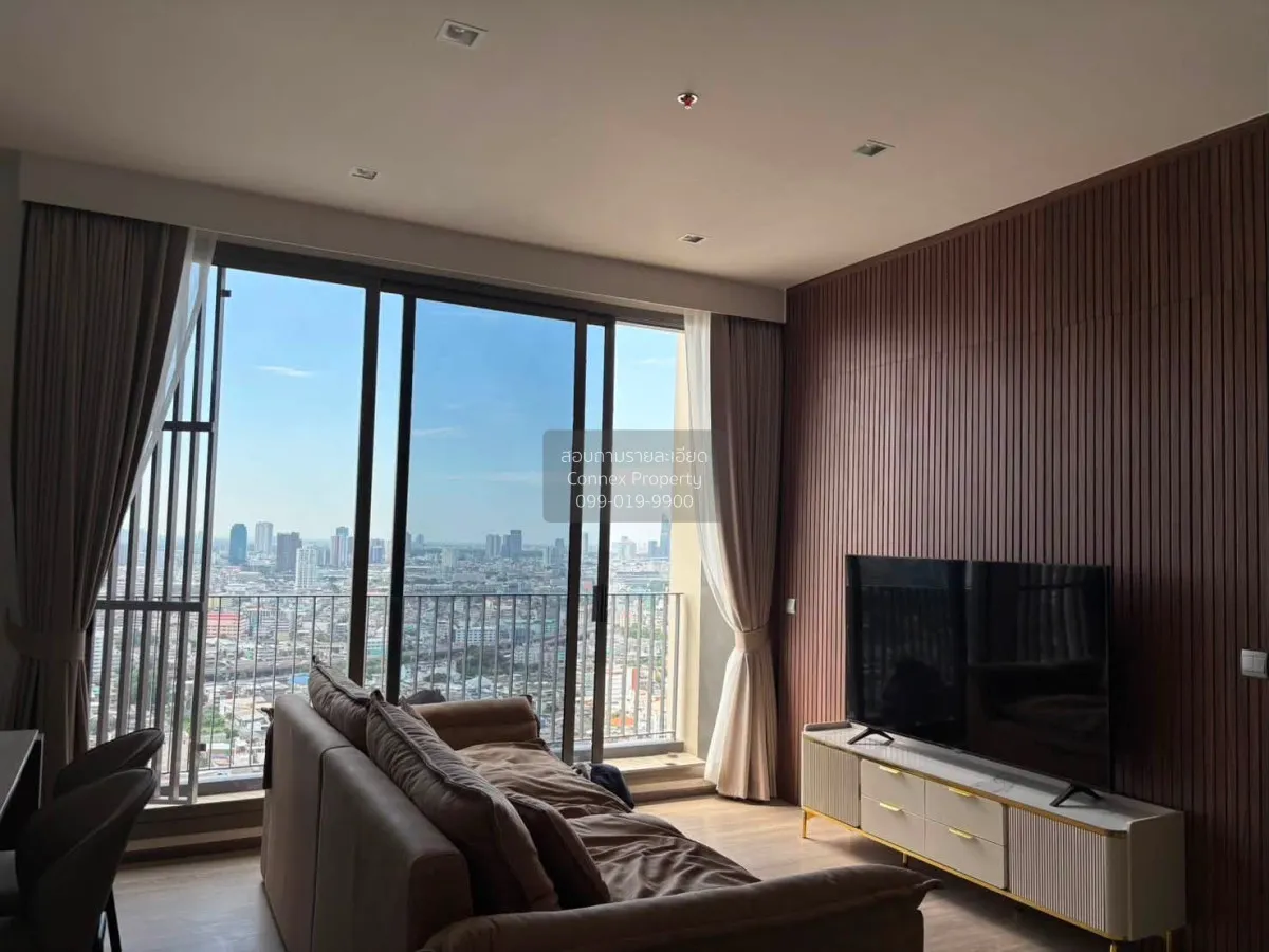 3 Bedroom condo in Rhythm Charoenkrung Pavillion
