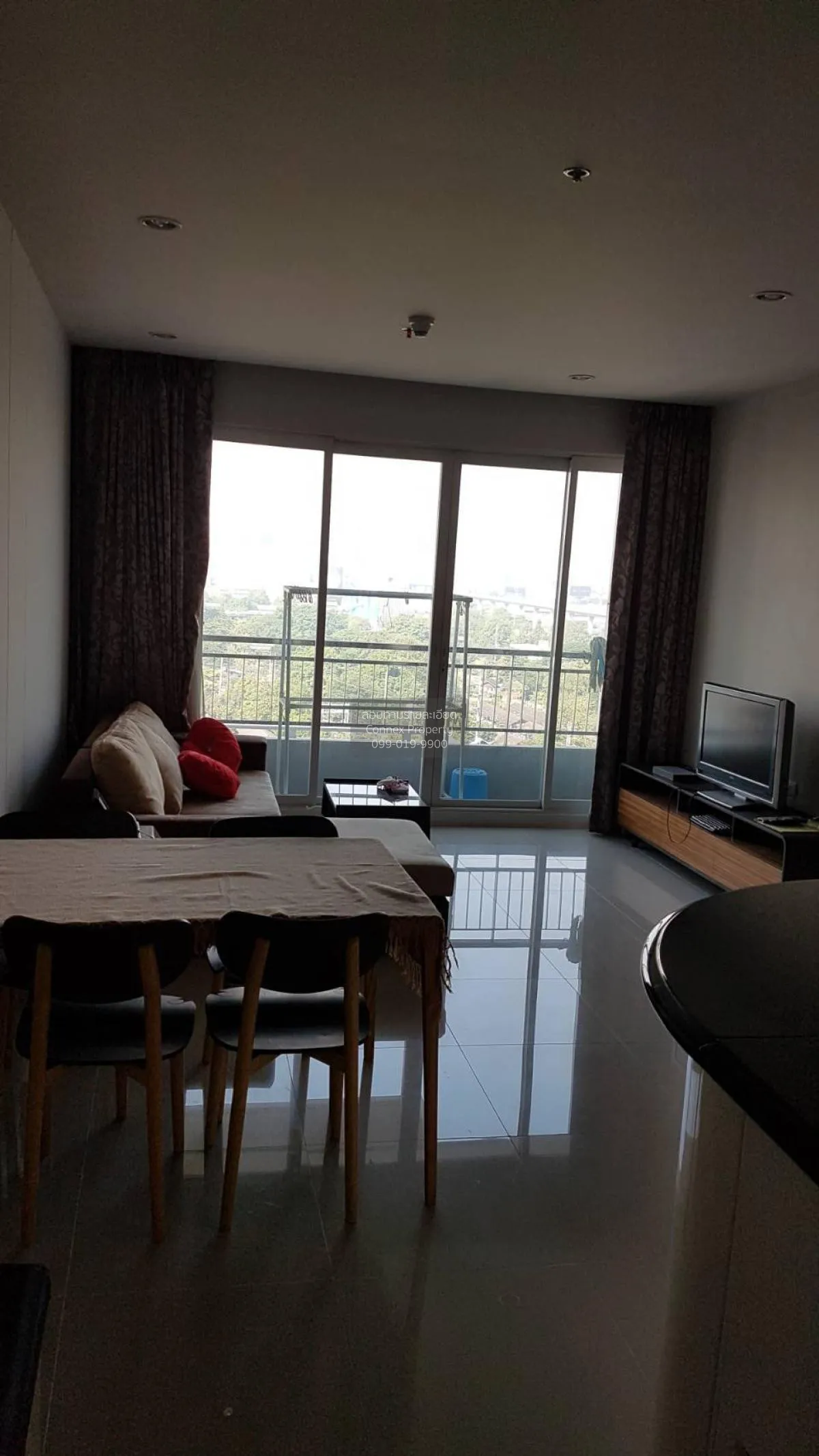 2 Bedroom condo in Circle Condominium