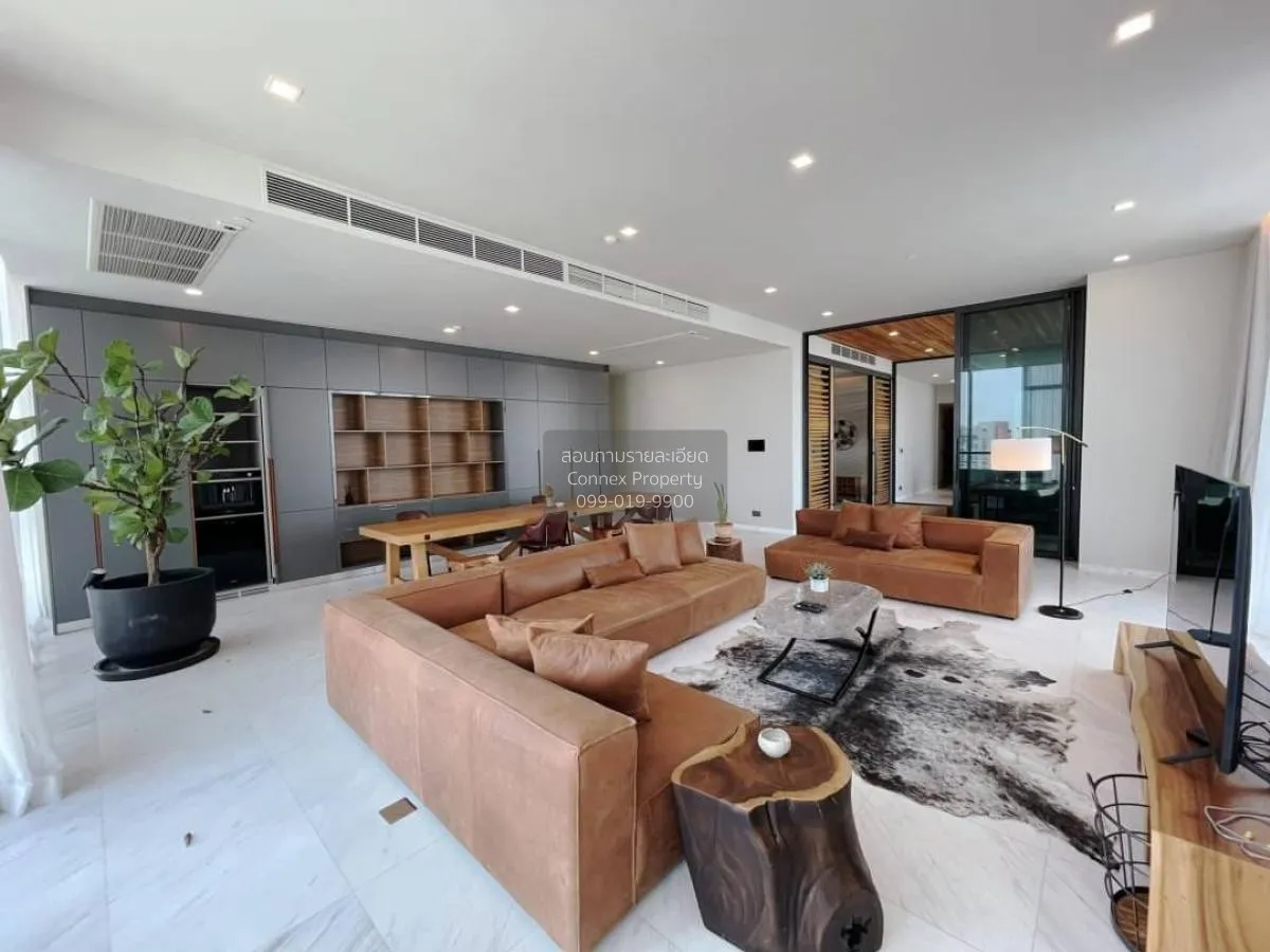 3 Bedroom condo in The Monument Thonglor