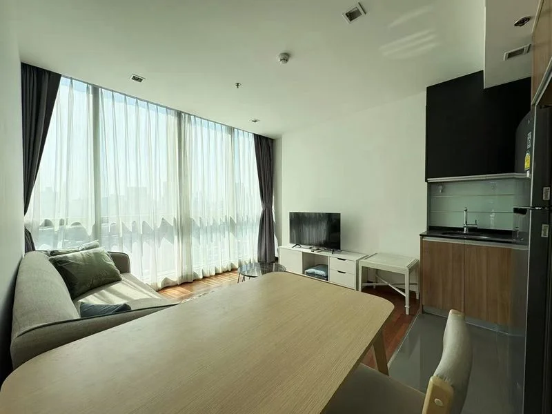 2 Bedroom condo in Wish Signature Midtown Siam