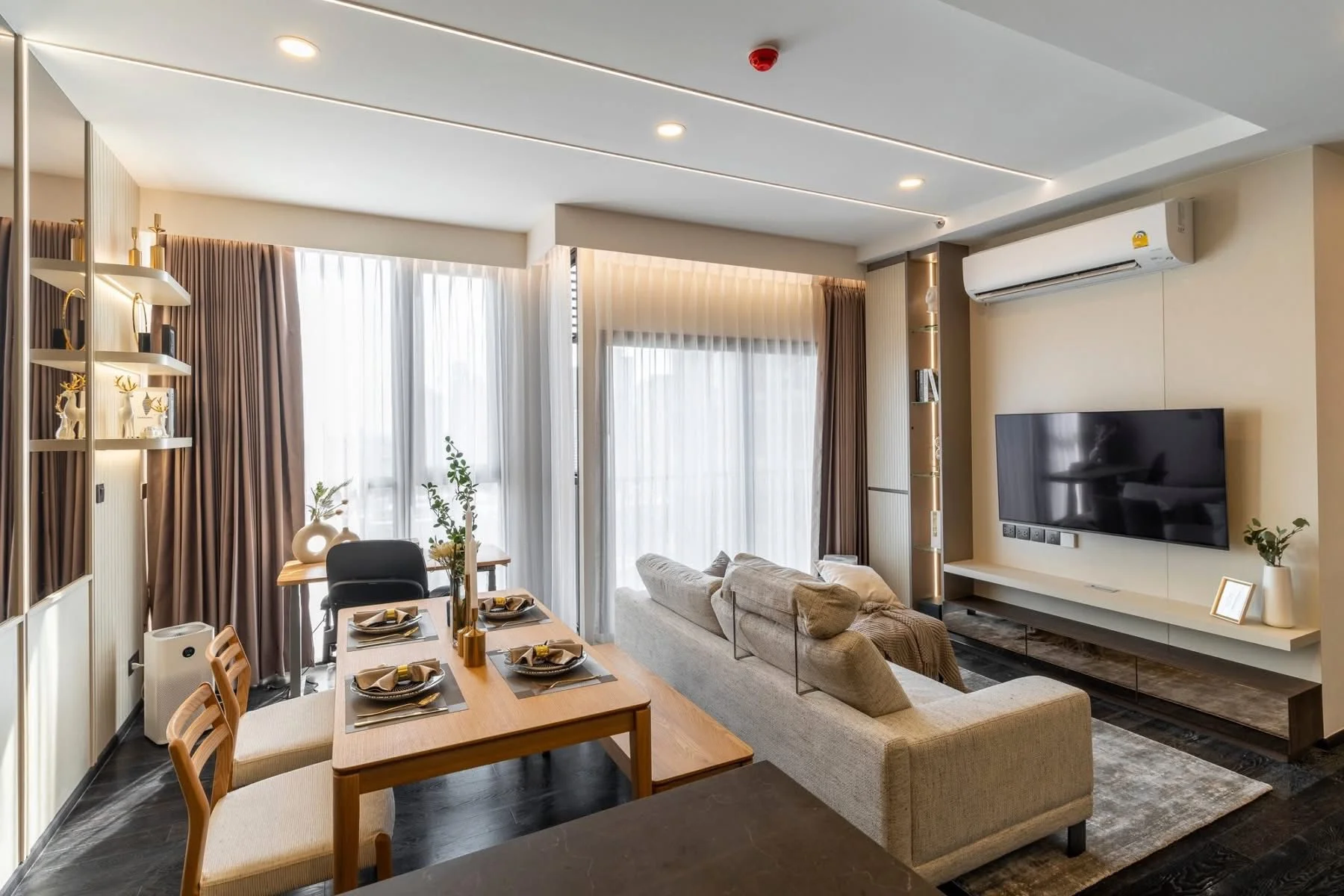 2 Bedroom condo in Park Origin Thonglor